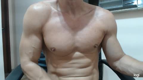 saradorj92 online show from February 11, 11:01 pm