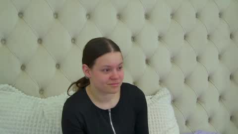 Sara online show from April 15, 5:22 am