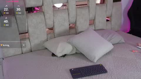 saraguzman__ online show from June 29, 9:47 pm