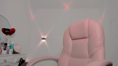 sarah online show from February 6, 8:44 pm