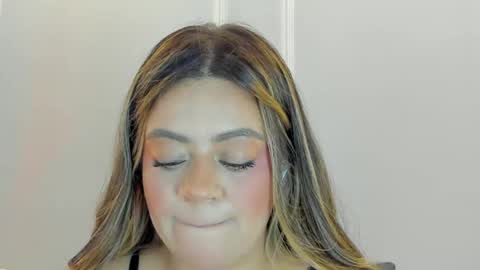 Sarah Bonneth online show from May 29, 11:52 am