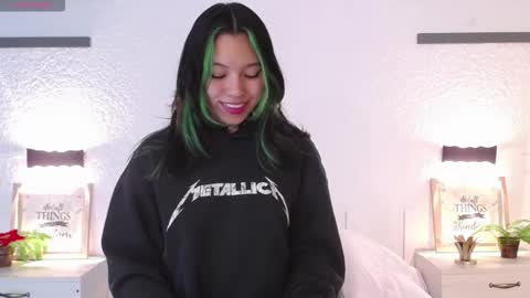 Sarah online show from February 4, 2:54 pm