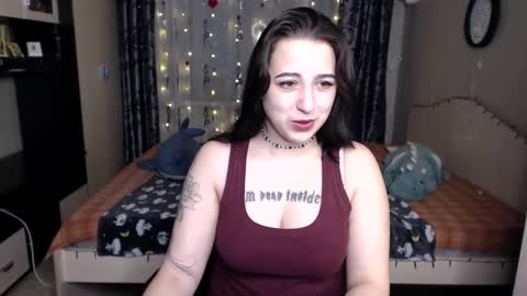 Yours Sarah online show from February 19, 9:36 pm