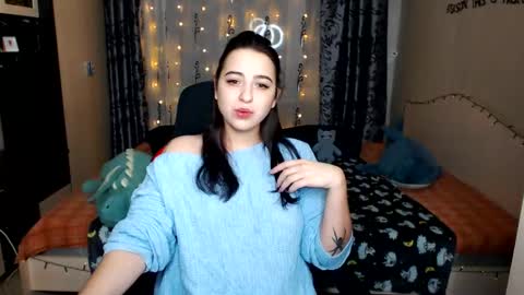 Yours Sarah online show from February 12, 9:54 pm