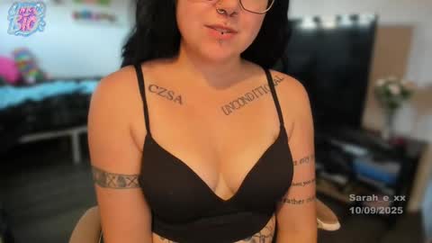 Sarah online show from October 9, 4:01 pm