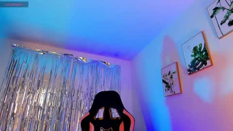 Snapshot of sarah_perez1 chatting on February 2, 10:28 pm INSTAGRAM...sarah22 p online show from February 2, 10:28 pm