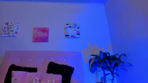 Sarah Ramirez online show from February 22, 11:35 am