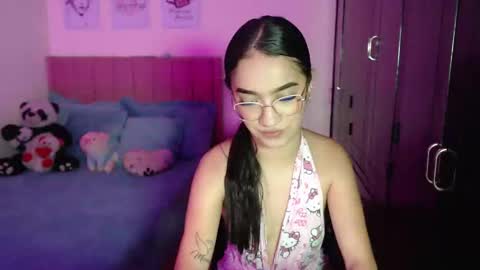 Snapshot of sarah_stone15 chatting on February 26, 10:47 pm Sarah online show from February 26, 10:47 pm