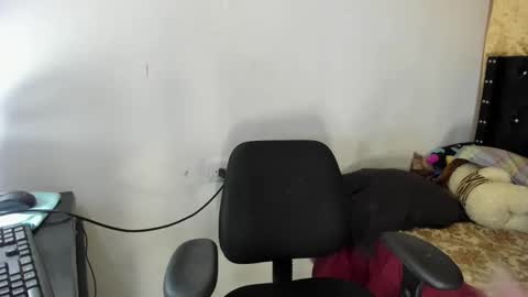 Snapshot of sarah_sweett chatting on September 16, 5:10 am Sarah online show from September 16, 5:10 am