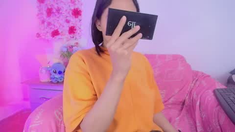 sarahajhoness online show from March 19, 1:38 pm