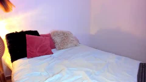 Sarah and Erik online show from February 11, 2:15 am