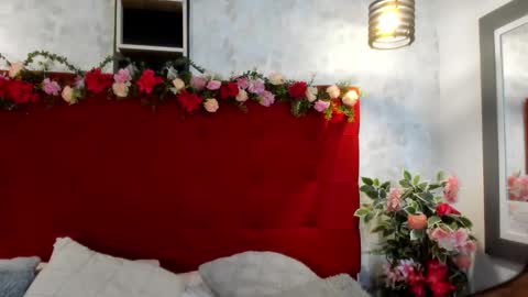 sara online show from November 20, 6:01 am