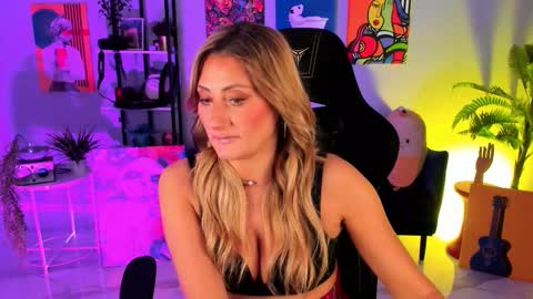 Divine Sarah NONUDE model online show from October 31, 1:00 pm