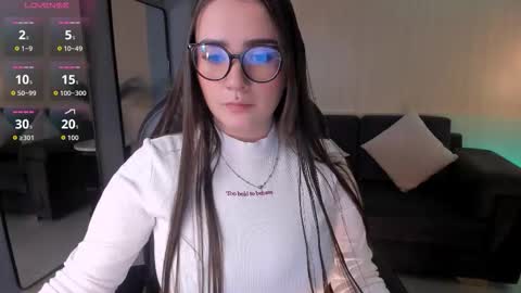 Sarah Rhodes online show from October 22, 12:07 pm