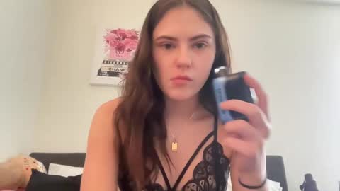 Snapshot of sarahxaoliver1 chatting on January 11, 3:31 pm SarahxOliver online show from January 11, 3:31 pm