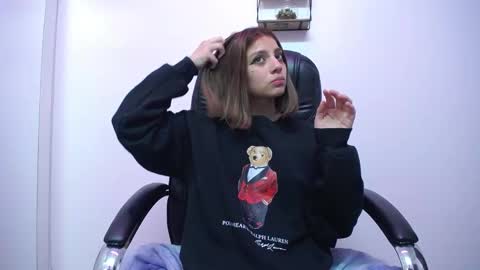 Snapshot of sarai_petite_ chatting on March 10, 9:45 am SARAI online show from March 10, 9:45 am