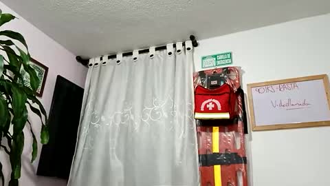 Snapshot of sarai_petite_ chatting on December 13, 6:53 am SARAI online show from December 13, 6:53 am
