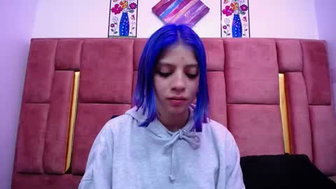 Snapshot of sarai_petite_ chatting on January 10, 11:00 am SARAI online show from January 10, 11:00 am