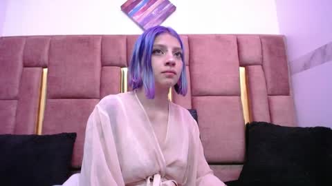 Snapshot of sarai_petite_ chatting on January 28, 8:04 am SARAI online show from January 28, 8:04 am