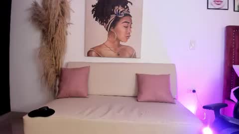 Sara online show from June 8, 1:01 pm