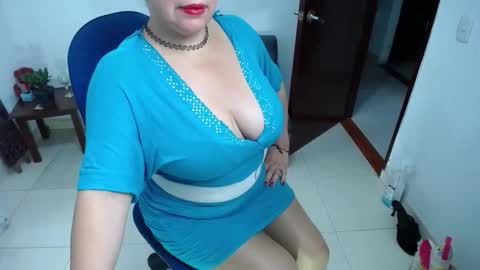 Saraloves online show from November 25, 11:20 am