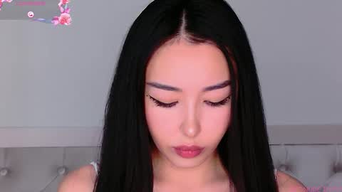 Snapshot of saranmia chatting on October 17, 8:18 am Mia online show from October 17, 8:18 am