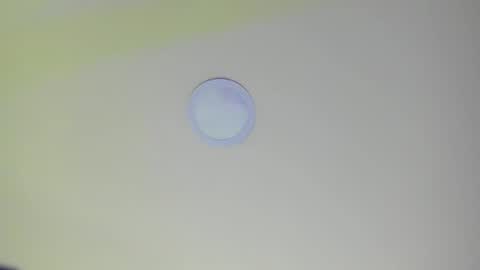 Snapshot of sarasaenz__ chatting on February 21, 11:11 am online show from February 21, 11:11 am
