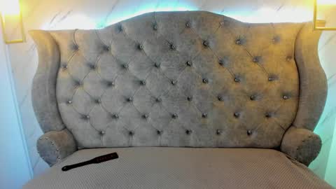 Snapshot of sarasaenz__ chatting on February 11, 11:20 am online show from February 11, 11:20 am