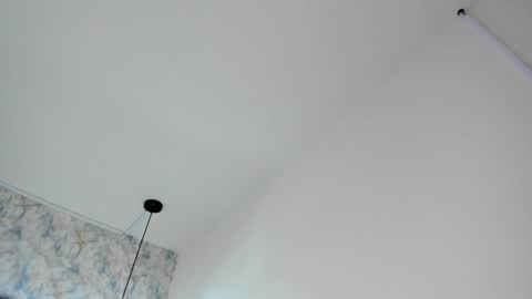 Snapshot of sarasaenz__ chatting on February 23, 2:14 pm online show from February 23, 2:14 pm