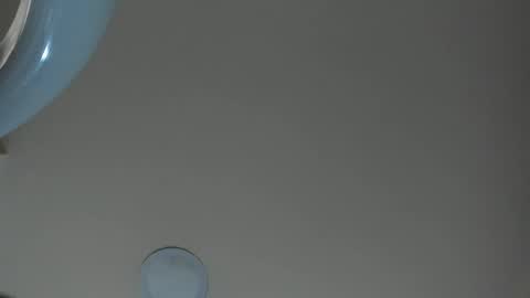 Snapshot of sarasaenz__ chatting on February 18, 8:36 pm online show from February 18, 8:36 pm