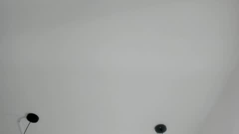 Snapshot of sarasaenz__ chatting on March 5, 11:06 am online show from March 5, 11:06 am