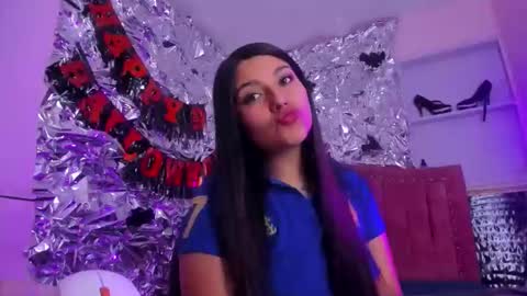 sarastonesx online show from November 17, 5:43 am