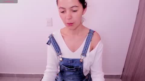 Sara   online show from July 13, 1:04 pm