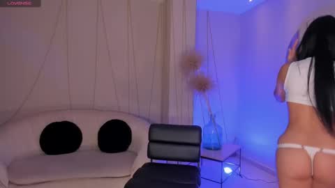 Sara Winstone online show from February 27, 8:42 pm