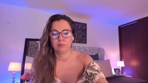 Snapshot of sarhamccormick chatting on September 19, 2:21 pm sarha online show from September 19, 2:21 pm