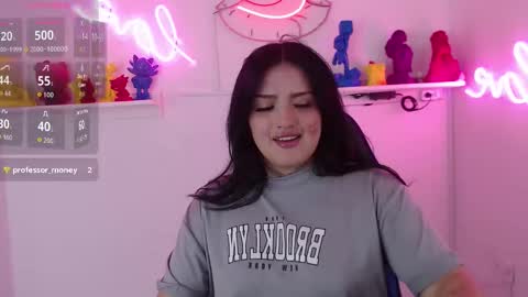 Sari  online show from March 9, 10:25 pm