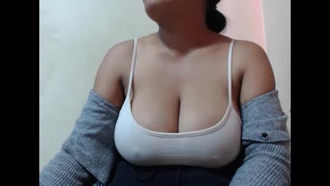 Snapshot of saronette chatting on October 16, 6:02 am saronette online show from October 16, 6:02 am