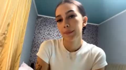 Snapshot of sary_vibe chatting on September 21, 3:16 pm Valentina online show from September 21, 3:16 pm