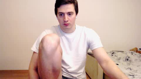 Snapshot of sasha_calvin chatting on March 3, 6:46 pm sasha_calvin online show from March 3, 6:46 pm