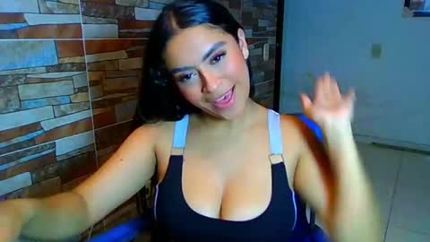 Snapshot of sasha_rose23 chatting on February 7, 3:45 am Camila online show from February 7, 3:45 am
