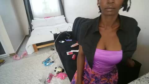 sassy_angel1 online show from February 3, 5:38 am