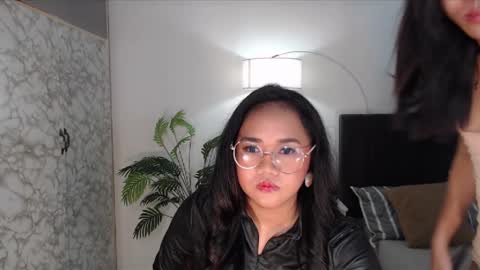 sassy_lena online show from December 19, 9:29 am