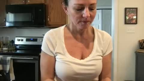 sassynsweetmilf online show from March 20, 3:06 pm