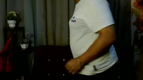 sassysosh online show from April 3, 11:28 am