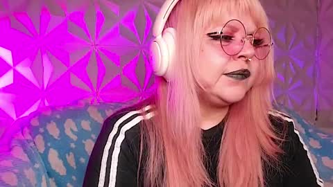 Gina George online show from April 28, 1:14 am