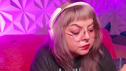 Gina George online show from November 8, 2:03 am