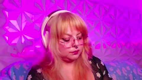 Gina George online show from September 30, 3:06 am