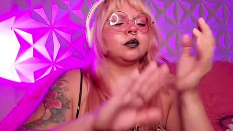 Gina George online show from May 5, 1:23 am