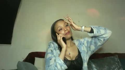 Snapshot of saucy_shanice chatting on October 12, 1:09 am Shaniiice online show from October 12, 1:09 am