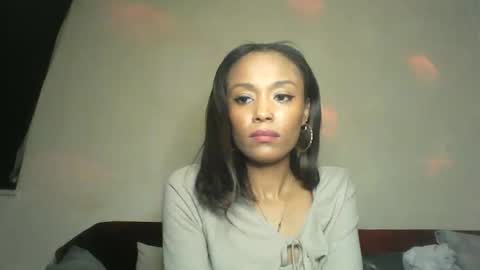 Snapshot of saucy_shanice chatting on September 28, 9:57 pm Shaniiice online show from September 28, 9:57 pm